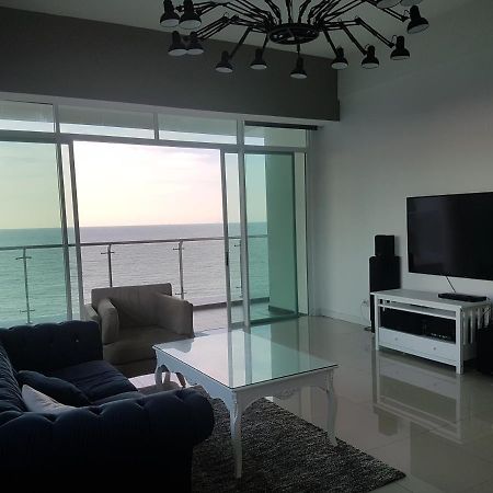 Bay Resort Condominium, 7, Beach-Front Sea View, 6-8 Pax 米里 外观 照片