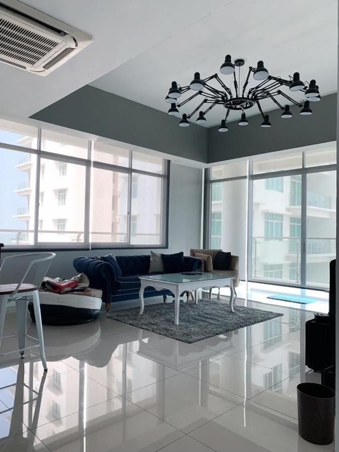 Bay Resort Condominium, 7, Beach-Front Sea View, 6-8 Pax 米里 外观 照片